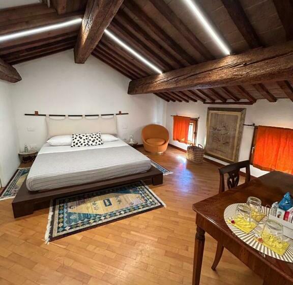 اتاق خانوادگی, Chez Madame