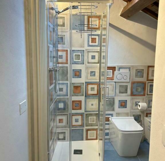 اتاق خانوادگی, Chez Madame