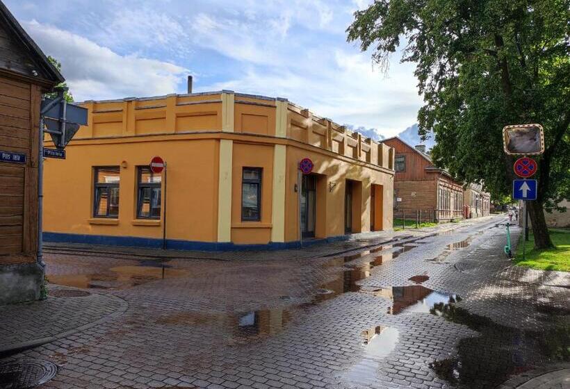 اتاق استاندارد سه نفره, Tirgus Nams