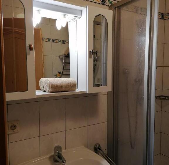 דירת חדר בקומת קרקע, Haus Obweg   Postalm