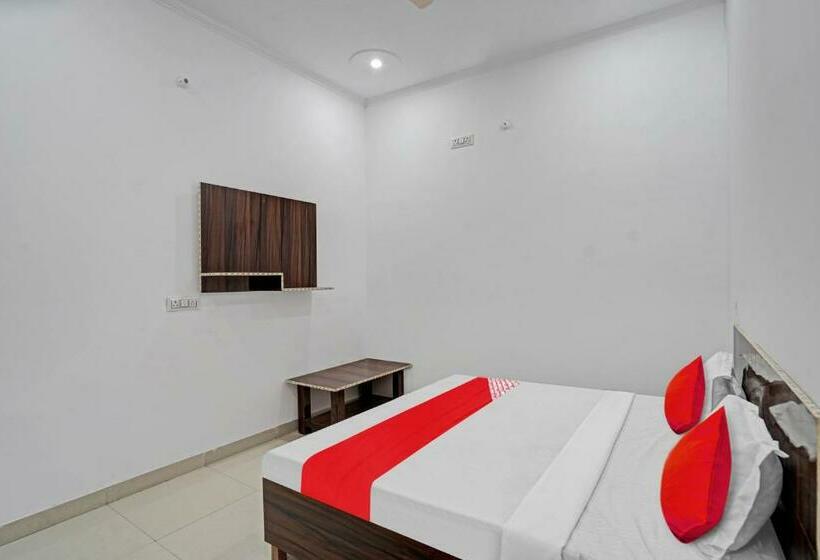 トリプルクラシックルーム, Oyo Flagship 81353 Hardwari