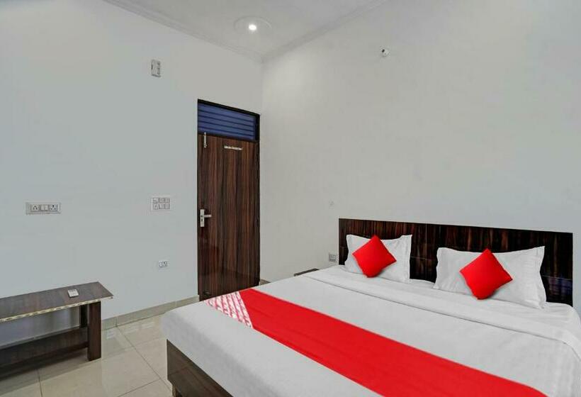 トリプルクラシックルーム, Oyo Flagship 81353 Hardwari