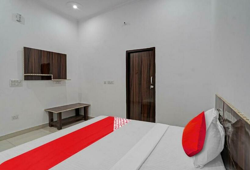 トリプルクラシックルーム, Oyo Flagship 81353 Hardwari