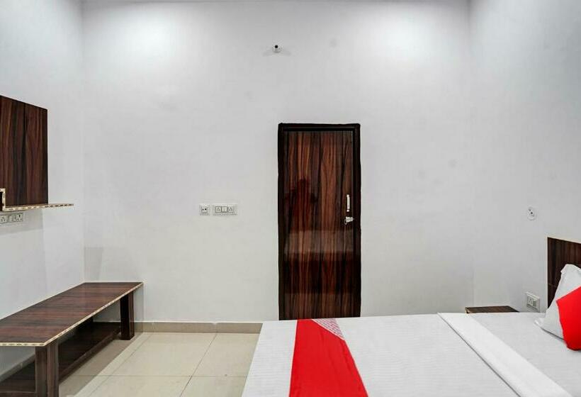 トリプルクラシックルーム, Oyo Flagship 81353 Hardwari