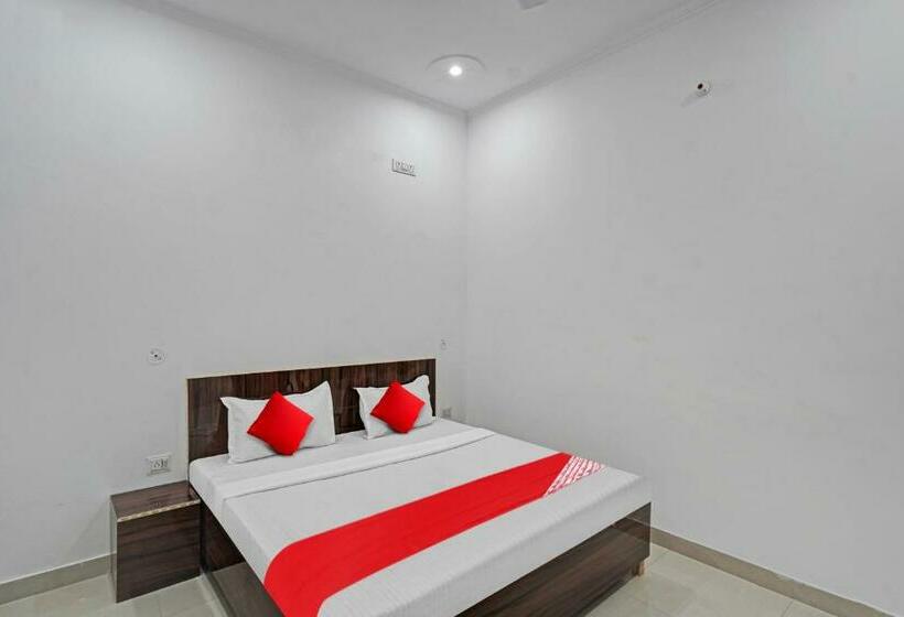 トリプルクラシックルーム, Oyo Flagship 81353 Hardwari