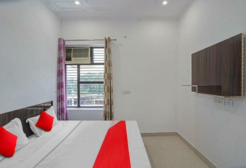 トリプルクラシックルーム, Oyo Flagship 81353 Hardwari