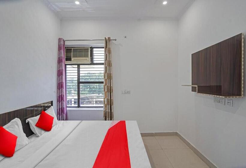 トリプルクラシックルーム, Oyo Flagship 81353 Hardwari