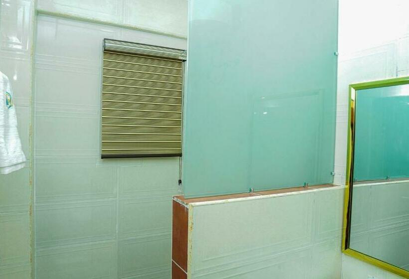 스탠다드 룸 킹사이즈 침대, Romeneo Grand Royal