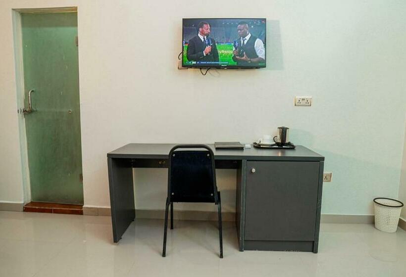 스탠다드 룸 킹사이즈 침대, Romeneo Grand Royal