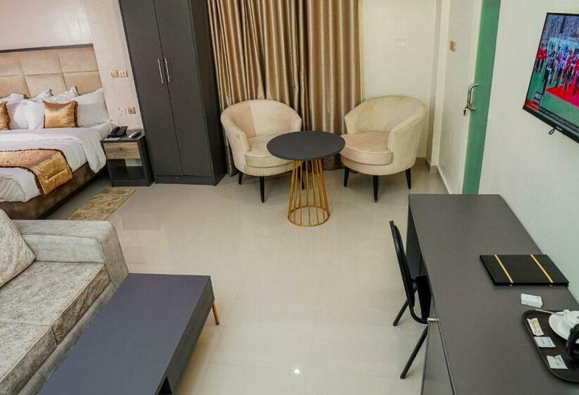 스탠다드 룸 킹사이즈 침대, Romeneo Grand Royal