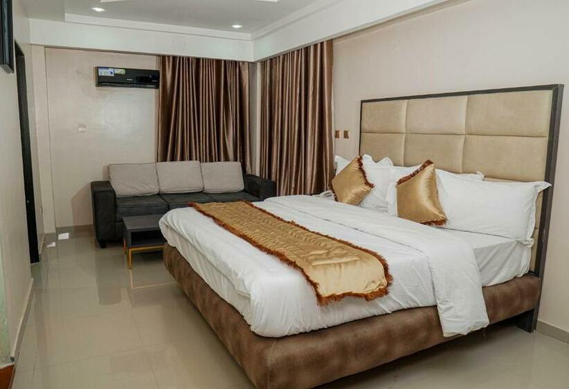 디럭스 룸 킹사이즈 침대, Romeneo Grand Royal