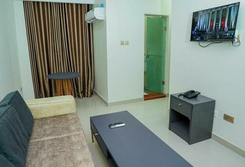 디럭스 룸 킹사이즈 침대, Romeneo Grand Royal