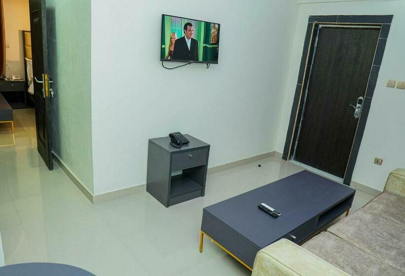 디럭스 룸 킹사이즈 침대, Romeneo Grand Royal