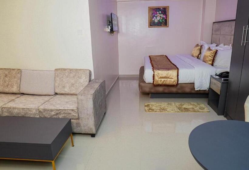 스탠다드 룸 킹사이즈 침대, Romeneo Grand Royal