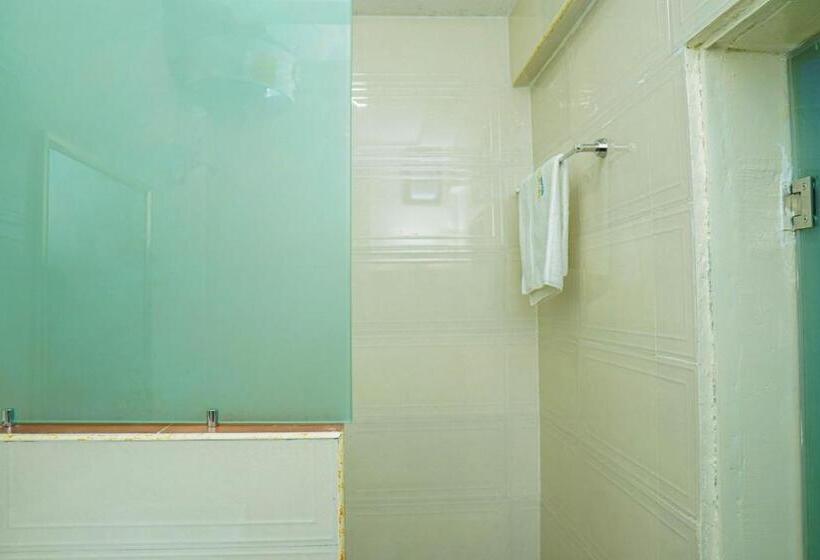 디럭스 룸 킹사이즈 침대, Romeneo Grand Royal