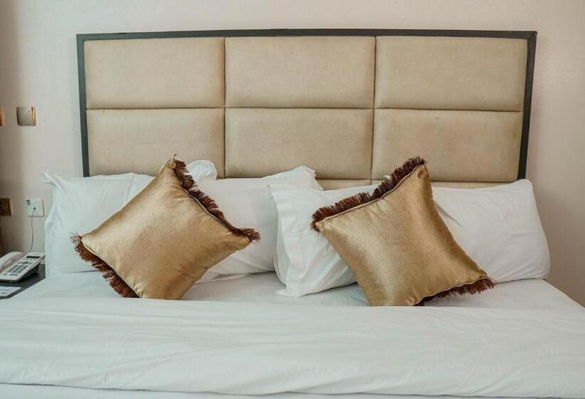 디럭스 룸 킹사이즈 침대, Romeneo Grand Royal