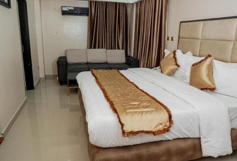 디럭스 룸 킹사이즈 침대, Romeneo Grand Royal