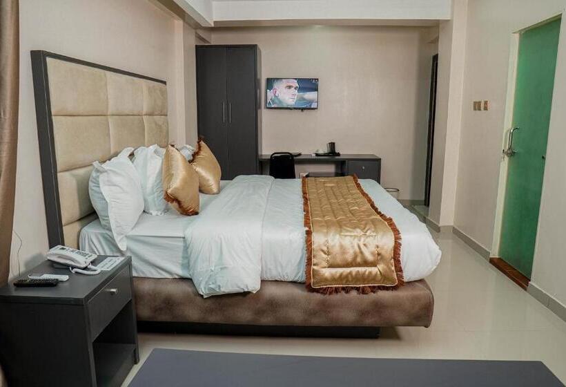 디럭스 룸 킹사이즈 침대, Romeneo Grand Royal