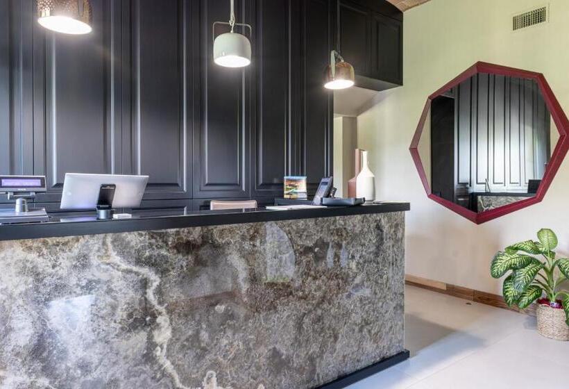 جناح جونيور مطل على الحديقة, Tenuta Fogliani Resort & Natural Spa