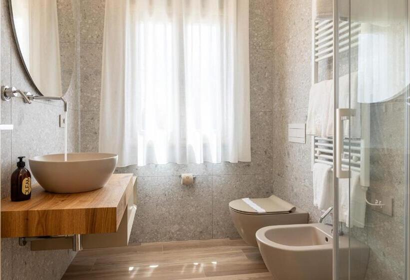 جناح مزود بحمام سباحة, Tenuta Fogliani Resort & Natural Spa