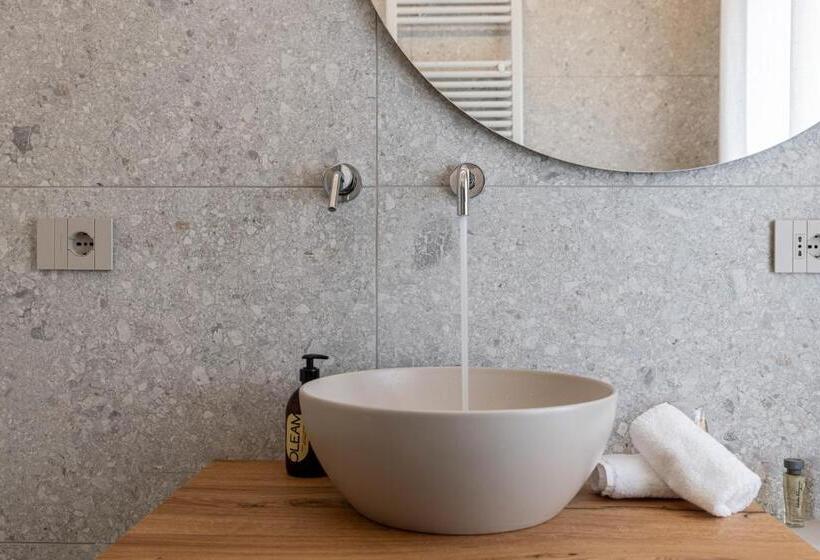 جناح مزود بحمام سباحة, Tenuta Fogliani Resort & Natural Spa