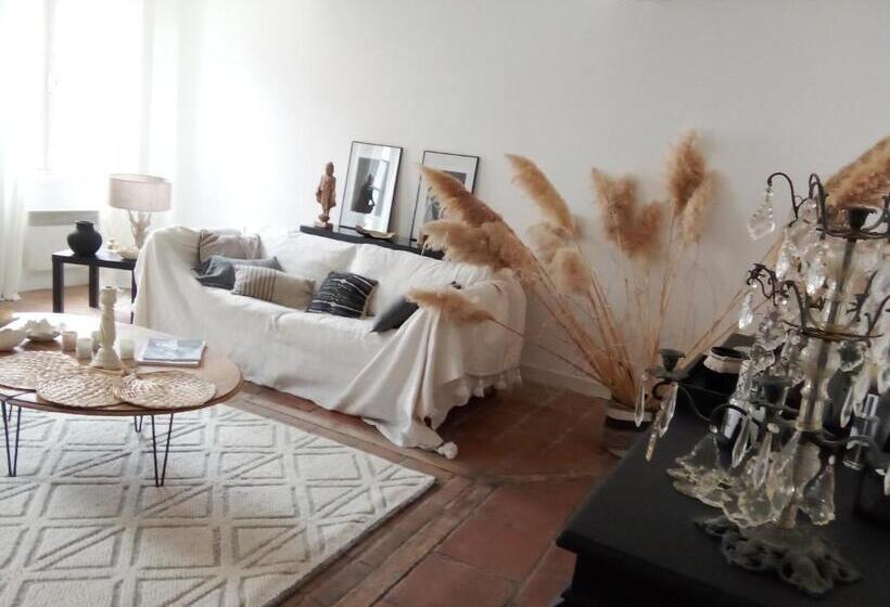 غرفة قياسية, La Maison Perchee