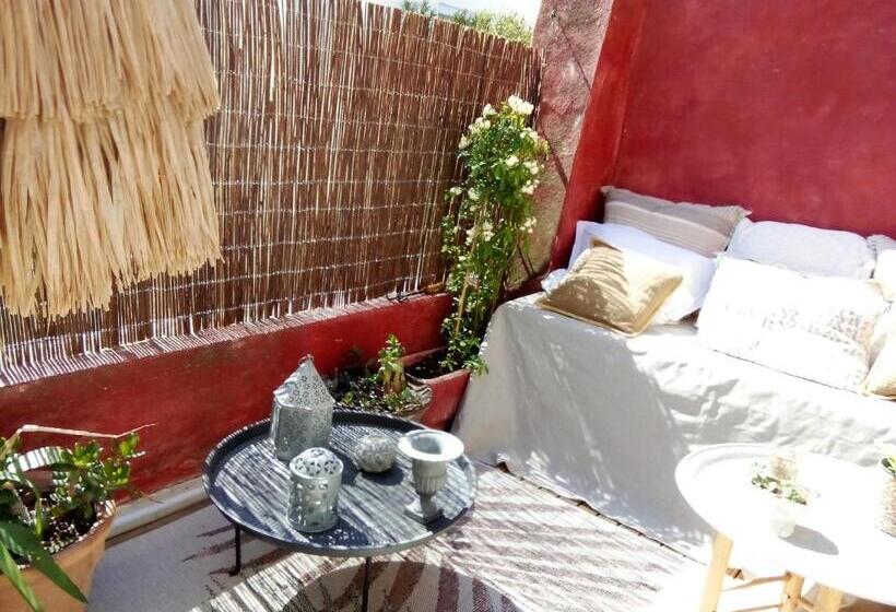 غرفة قياسية, La Maison Perchee