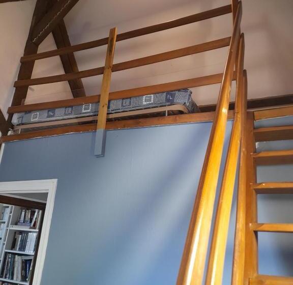 标准三人间, Le Plantard