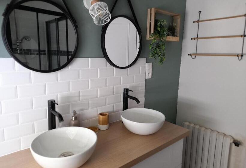 标准三人间, Le Plantard