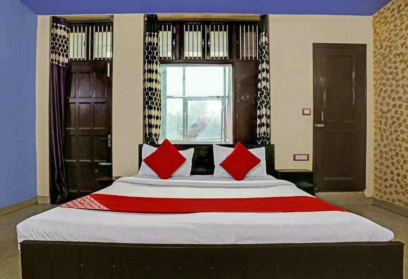 اتاق کلاسیک سه تخته, Oyo Flagship 81356 J Banquets