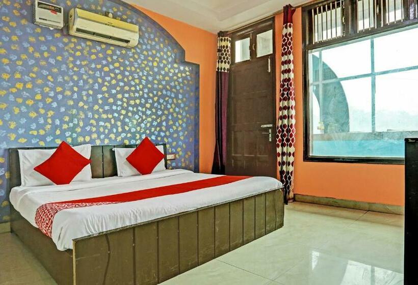 اتاق کلاسیک سه تخته, Oyo Flagship 81356 J Banquets