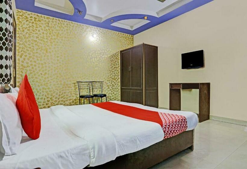 اتاق کلاسیک سه تخته, Oyo Flagship 81356 J Banquets