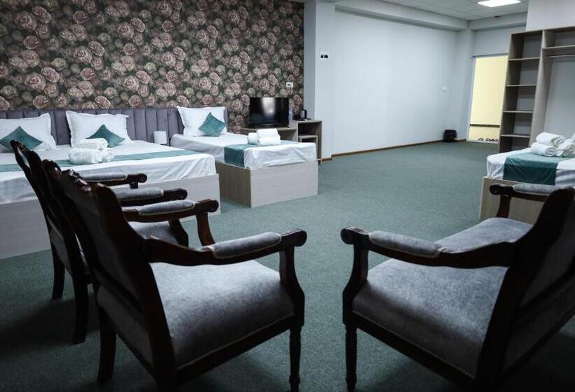 اتاق خانوادگی, Blue Sky