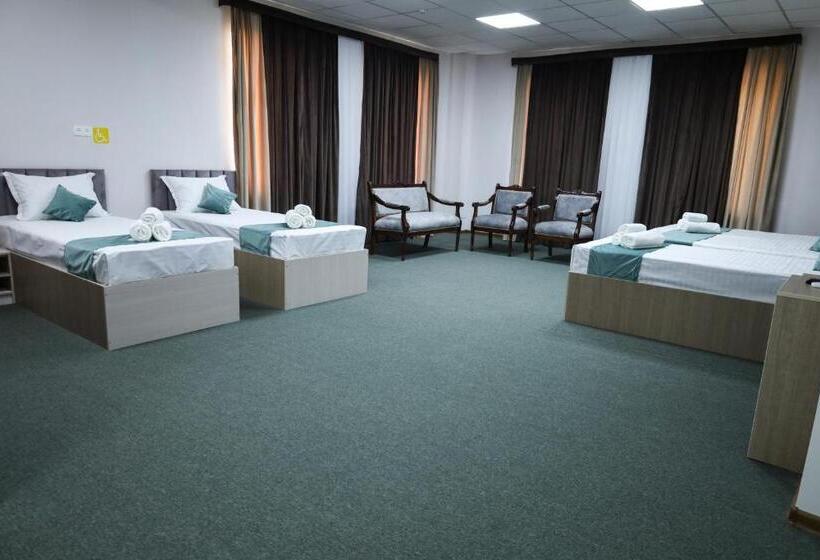 اتاق خانوادگی, Blue Sky