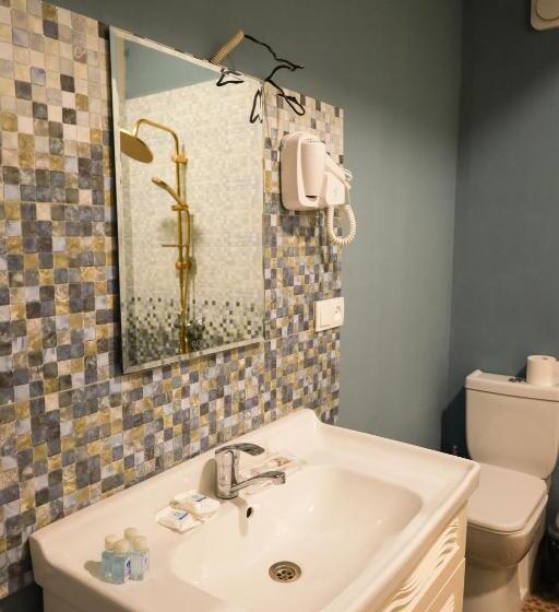 اتاق لوکس, Blue Sky