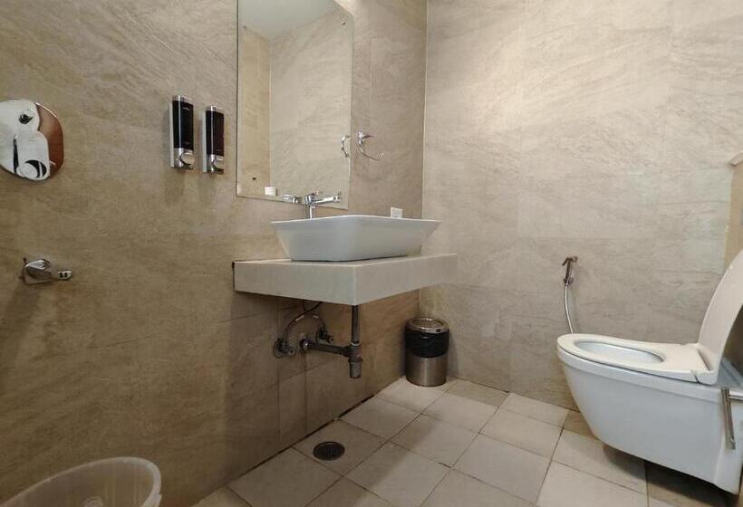Chambre Deluxe, Aadat