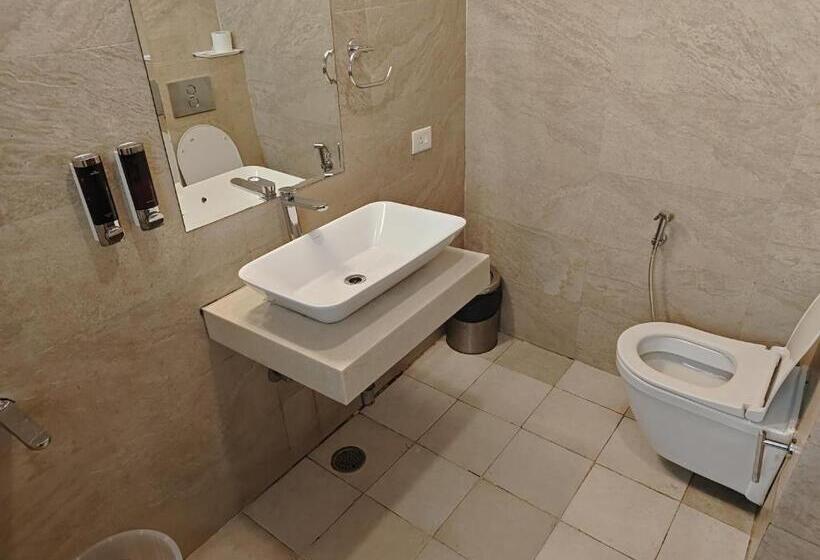 Suite, Aadat