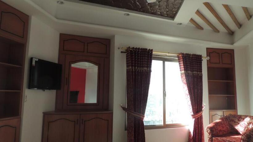 اتاق لوکس خانوادگی, Al Waqqas