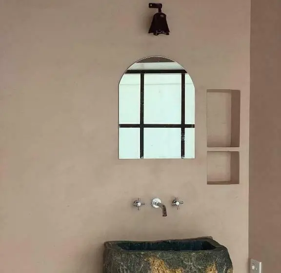 Perhehuone Merinäkymä, Palm Beach Guest House