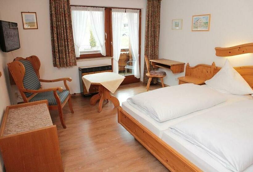 Quarto Estandar com Sacada, Adler Post