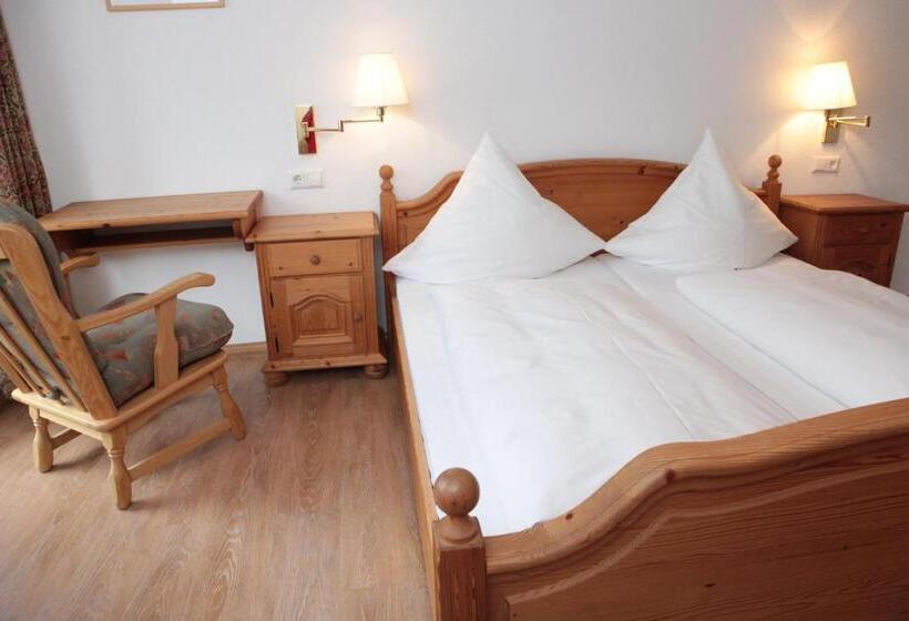 Quarto Estandar com Sacada, Adler Post