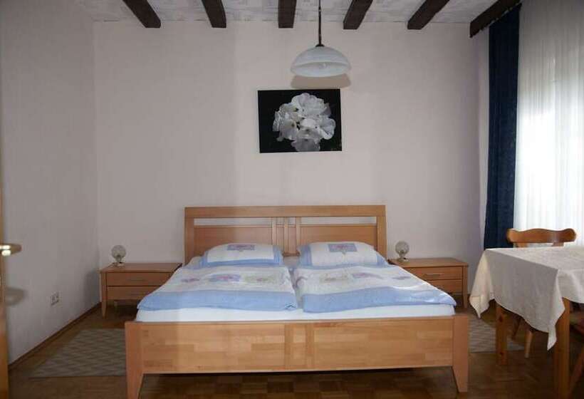 חדר סטנדרט לארבעה, Alte Winzerschenke