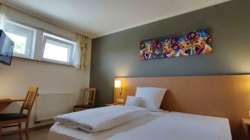 Economy-huone, Brigel Hof