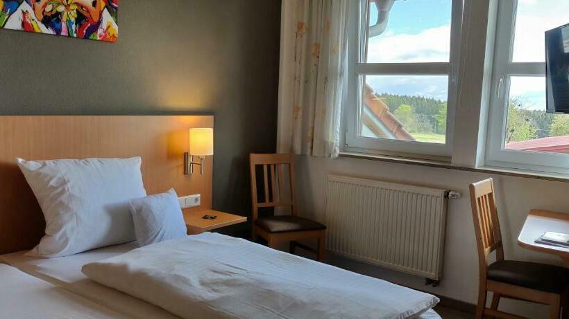 חדר אקונומי, Brigel Hof