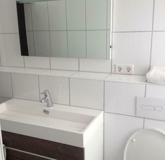 Quarto Triplo Standart, Gasthaus Romer