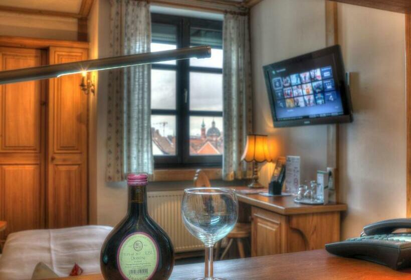 Quarto standart individual, Grüner Baum