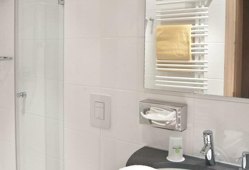 Quarto standart individual, Grüner Baum