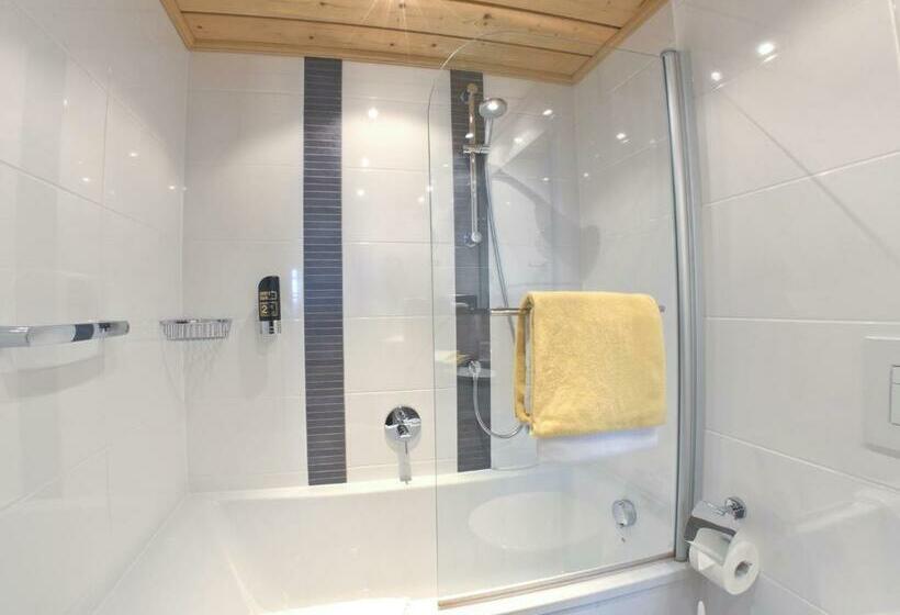 Quarto standart individual, Grüner Baum