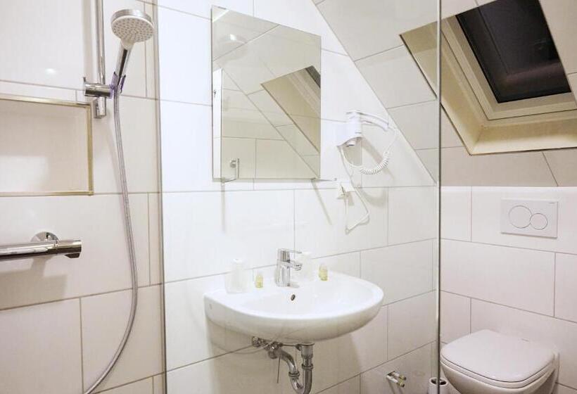 Четырехместный Номер Стандарт, Jj Hotel Hannover City Pension
