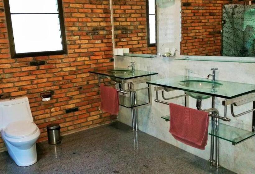 家庭洋房, Khaosok And Spa